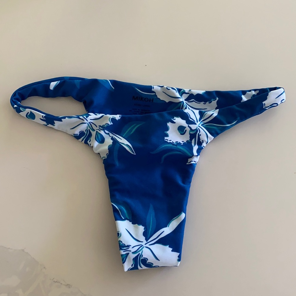 BRAND NEW Mikoh bottoms cheeky